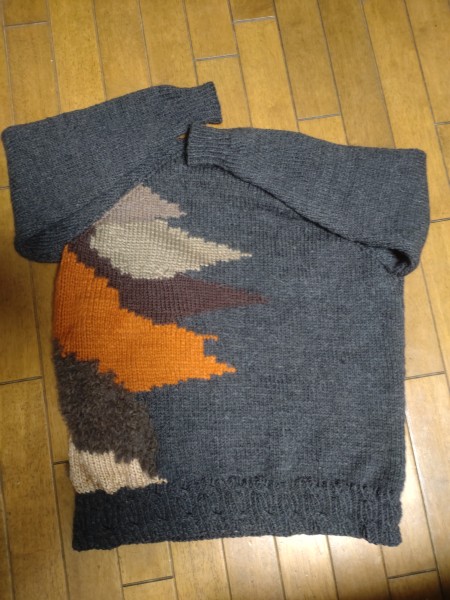 昨年東海えりかさんの猫セーターを編みました。 それを見た母が 